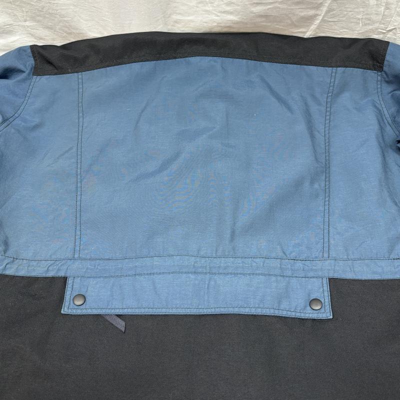 ウールリッチ WOOLRICH ジャケット、上着 ジャンパー、ブルゾン 90s 配色 切替 ナイロン マウンテンパーカー ドローストリング ヴィンテージ L ワンポイント X ロゴ、文字 紺 / ネイビー / navy X 黒 / ブラック / black メンズ USED 古着 中古 50146020