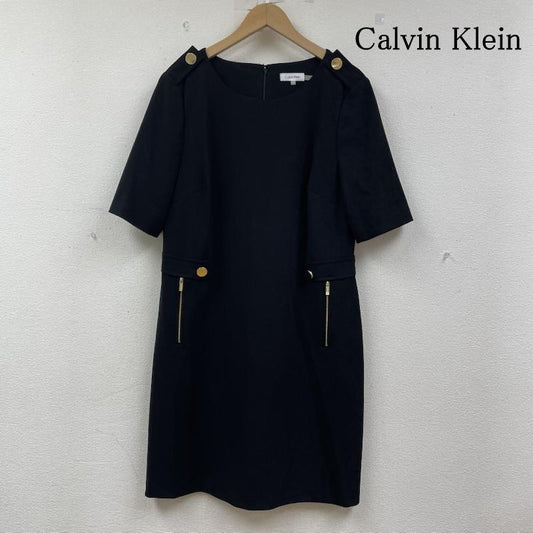カルバン・クライン Calvin Klein ワンピース ひざ丈スカート 半袖 ワンピース タイト クレープ シフトドレス モノトーン 背面ジップ サイズ14 - 無地 黒 / ブラック / black レディース USED 古着 中古 50146099