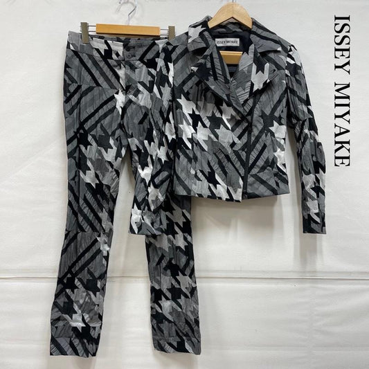 イッセイミヤケ ISSEY MIYAKE セットアップ セットアップ 千鳥柄 セットアップ スーツ ジップアップ ジャケット 総柄 シワ加工 銀タグ 2 総柄 X 千鳥格子 灰 / グレー / gray X 黒 / ブラック / black レディース USED 古着 中古 50147956