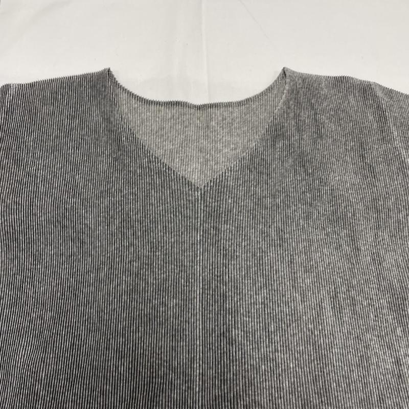 プリーツプリーズ PLEATS PLEASE カットソー 半袖 ISSEY MIYAKE イッセイミヤケ Tシャツ プリーツ Vネック カットソー 3 無地 灰 / グレー / gray レディース USED 古着 中古 50147964