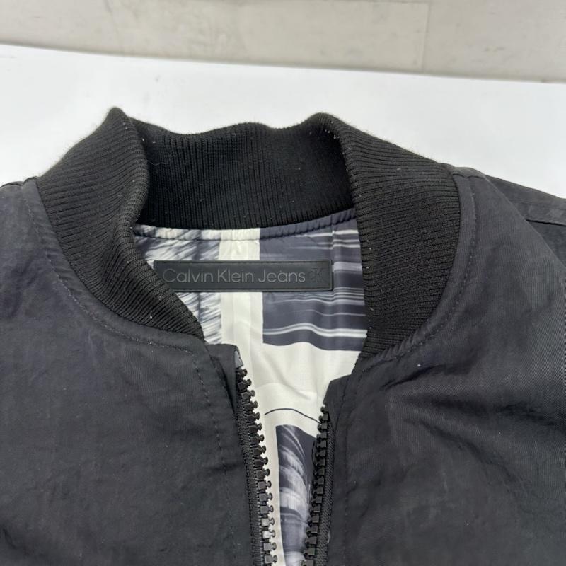 カルヴァン クライン ジーンズ Calvin Klein Jeans ジャケット、上着 ジャンパー、ブルゾン リバーシブル オール オーバー グラフィック ボンバー ジャケット ロゴ パッチ J321908 S 黒 / ブラック / black メンズ USED 古着 中古 50148068