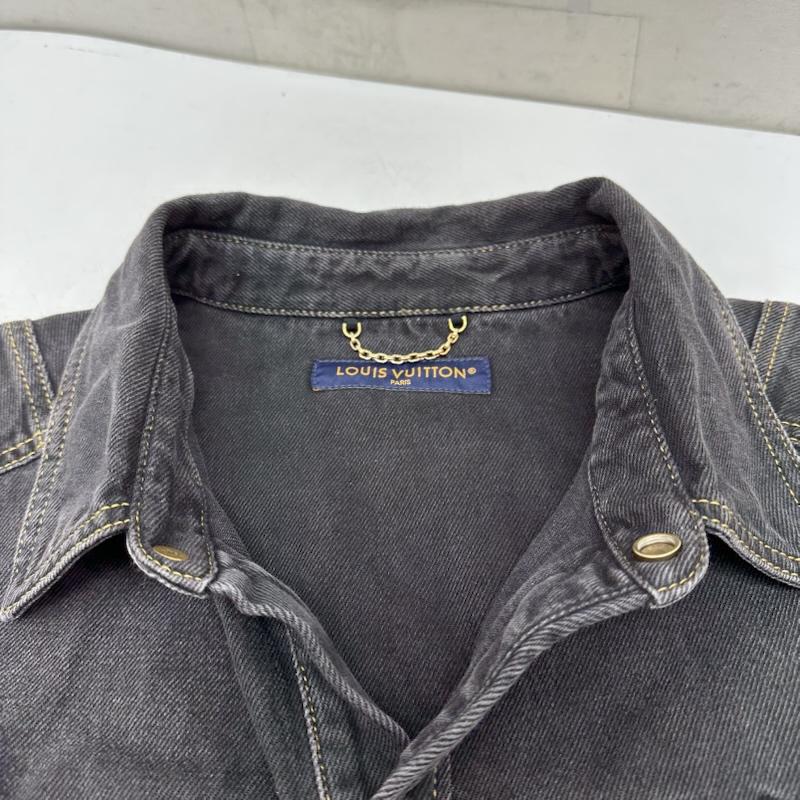 ルイヴィトン LOUIS VUITTON シャツ、ブラウス 長袖 23SS ロゴ 刺繡 金ボタン デニム ワーク シャツ RM231M UQ4 HOS12W XL 黒 / ブラック / black メンズ USED 古着 中古 50148595