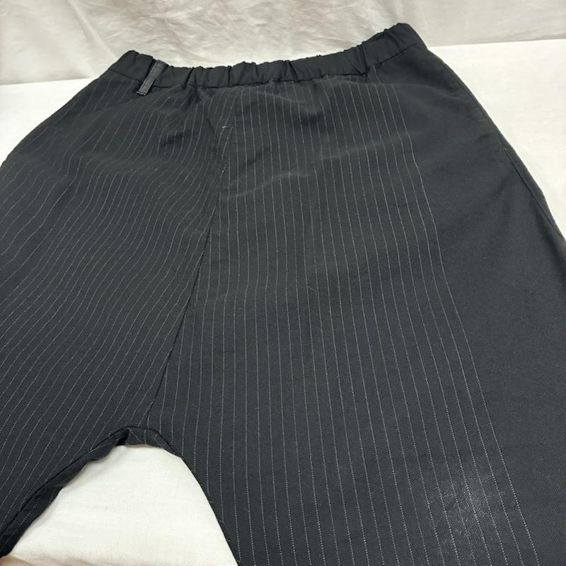 イサムカタヤマバックラッシュ ISAMUKATAYAMA BACKLASH パンツ サルエルパンツ 1847-01 ウール ナイロン ランダム ストライプ ルーズ イージー サルエル パンツ S ストライプ 黒 / ブラック / black メンズ USED 古着 中古 50148782