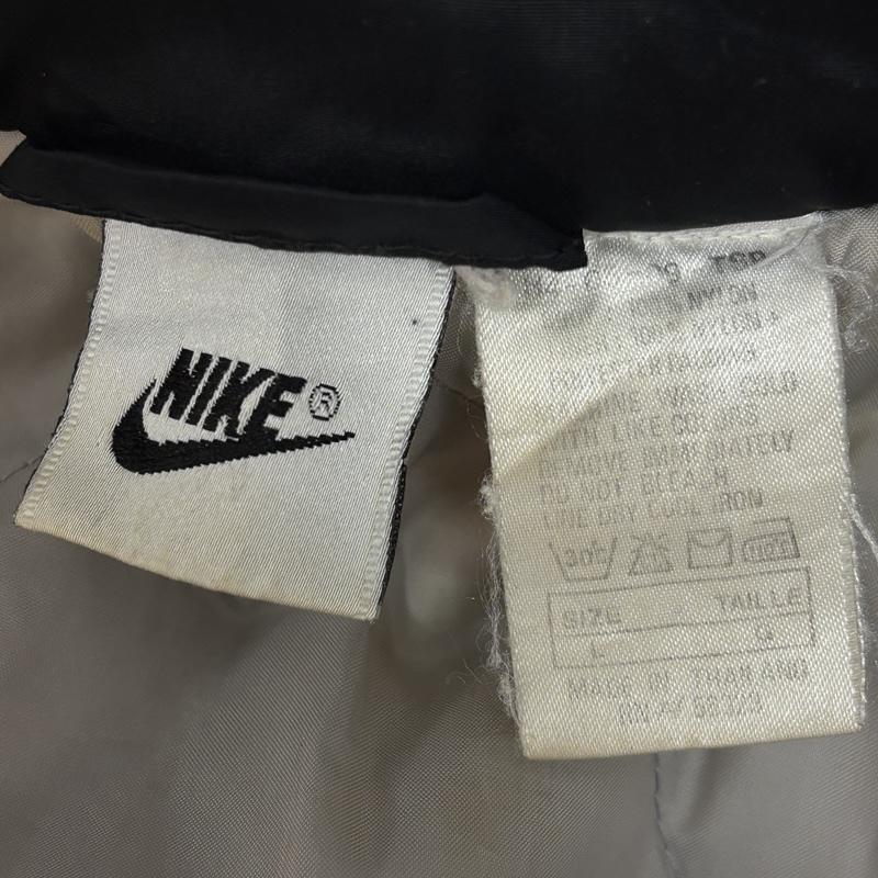 ナイキ NIKE ジャケット、上着 ジャンパー、ブルゾン タイ製 スタンドカラー フード収納 ジップアップ 中綿 ナイロン ジャケット L 黒 / ブラック / black メンズ USED 古着 中古 50148816