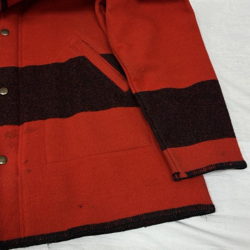 ウールリッチ WOOLRICH コート コート一般 70年代 ビンテージ ウール ブランケット ボーダー柄 フード ハーフ コート 70s VINTAGE - 赤 / レッド / red X 黒 / ブラック / black メンズ USED 古着 中古 50149107