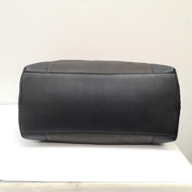 ボッテガヴェネタ BOTTEGA VENETA トートバッグ トートバッグ ダーク サージェント レザー トートバッグ - 緑 / グリーン / green X 黒 / ブラック / black メンズ USED 古着 中古 50149593