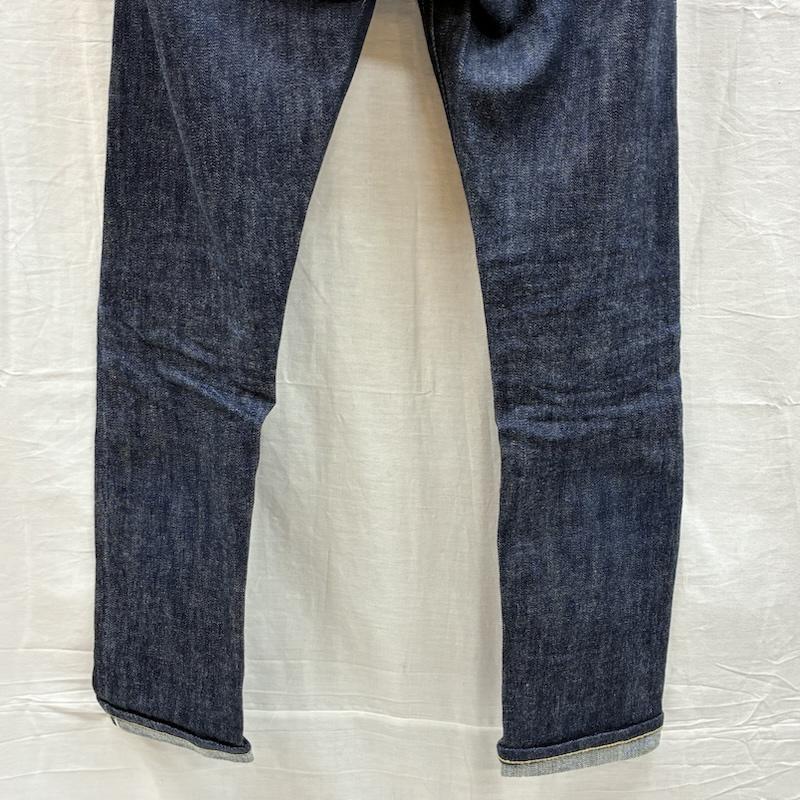 デンハム DENHAM パンツ デニム、ジーンズ JAPAN ARTISAN 650本限定 RAZOR SLIM FIT セルビッチ ボタンフライ デニムパンツ 27インチ ワンポイント X ロゴ、文字 インディゴ / インディゴ / Indigo メンズ USED 古着 中古 50149818