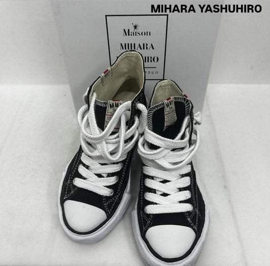 ミハラヤスヒロ MIHARAYASUHIRO スニーカー スニーカー MIHARA YASUHIRO ミハラヤスヒロ　PETERSON Canvas - ロゴ、文字 黒 / ブラック / black X 白 / ホワイト / white メンズ USED 古着 中古 50149882