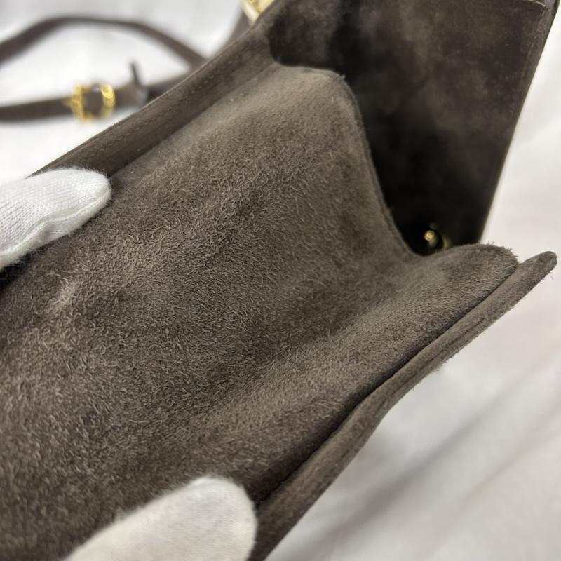 サルヴァトーレフェラガモ Salvatore Ferragamo ショルダーバッグ ショルダーバッグ スエードバッグ 斜め掛け クロスボディバッグ ガンチーニ イタリア製 ゴールド金具 - 無地 茶 / ブラウン / brown レディース USED 古着 中古 50150263