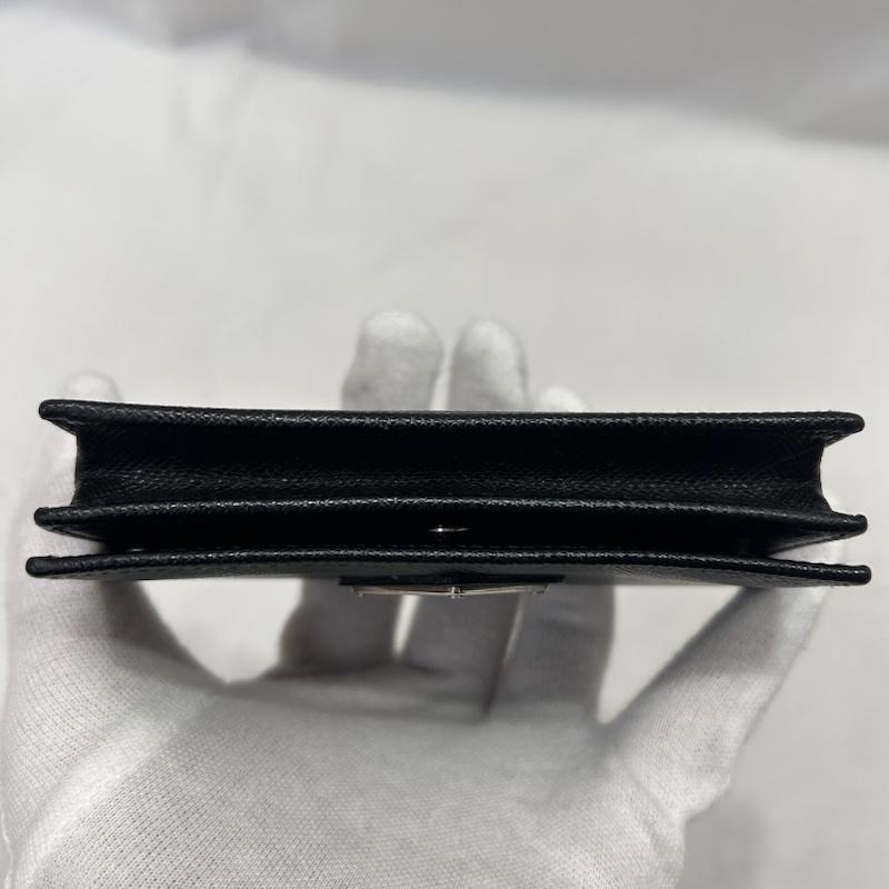 プラダ PRADA カードケース 名刺入れ サフィアーノトライアングルカードケース 二つ折り ブラック - ロゴ、文字 黒 / ブラック / black メンズ USED 古着 中古 50150304
