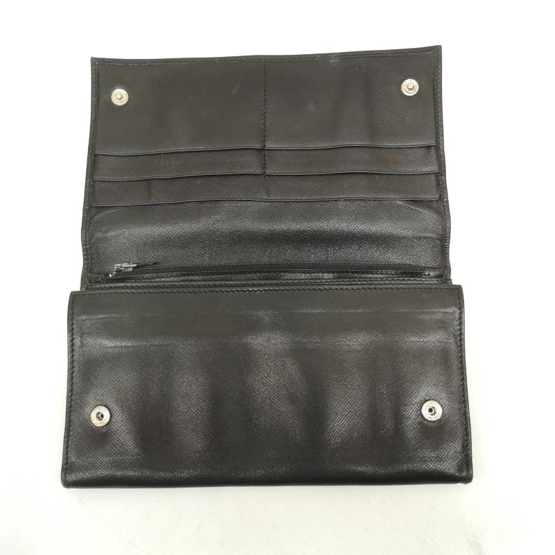 プラダ PRADA 財布 長財布 長財布 二つ折り サフィアーノレザー トライアングル 三角 ロゴ - 黒 / ブラック / black レディース USED 古着 中古 50150307