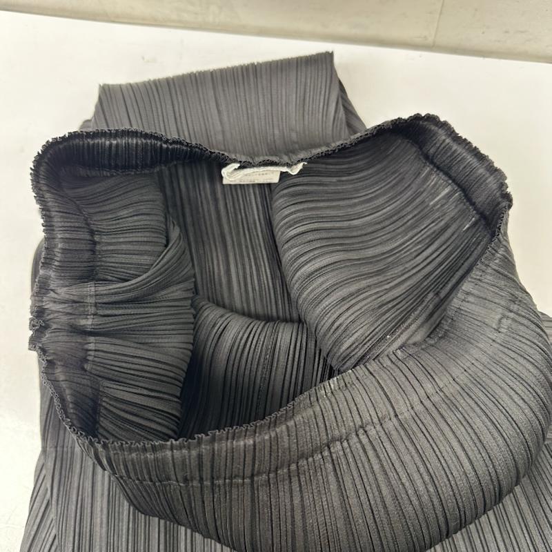 プリーツプリーズ PLEATS PLEASE スカート ひざ丈スカート ISSEY MIYAKE サイド ライン プリーツ スカート PP01-JG722 5 黒 / ブラック / black レディース USED 古着 中古 50150325