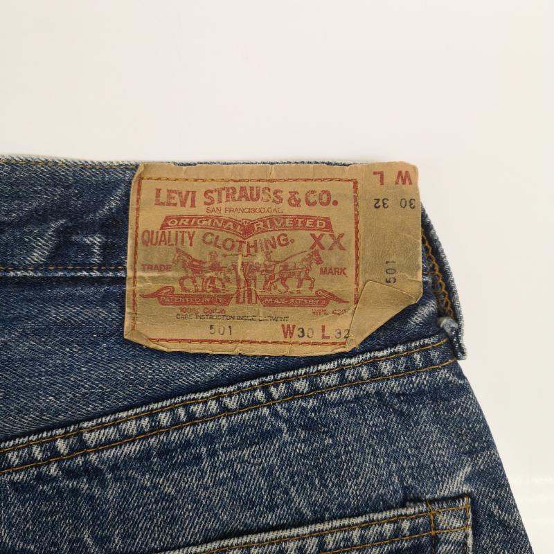 リーバイス Levi s パンツ デニム、ジーンズ 90s 92年 110周年 501 スモールe 赤耳 デニム パンツ USA バレンシア製 ボタン裏 555 30インチ インディゴ / インディゴ / Indigo メンズ USED 古着 中古 50150480