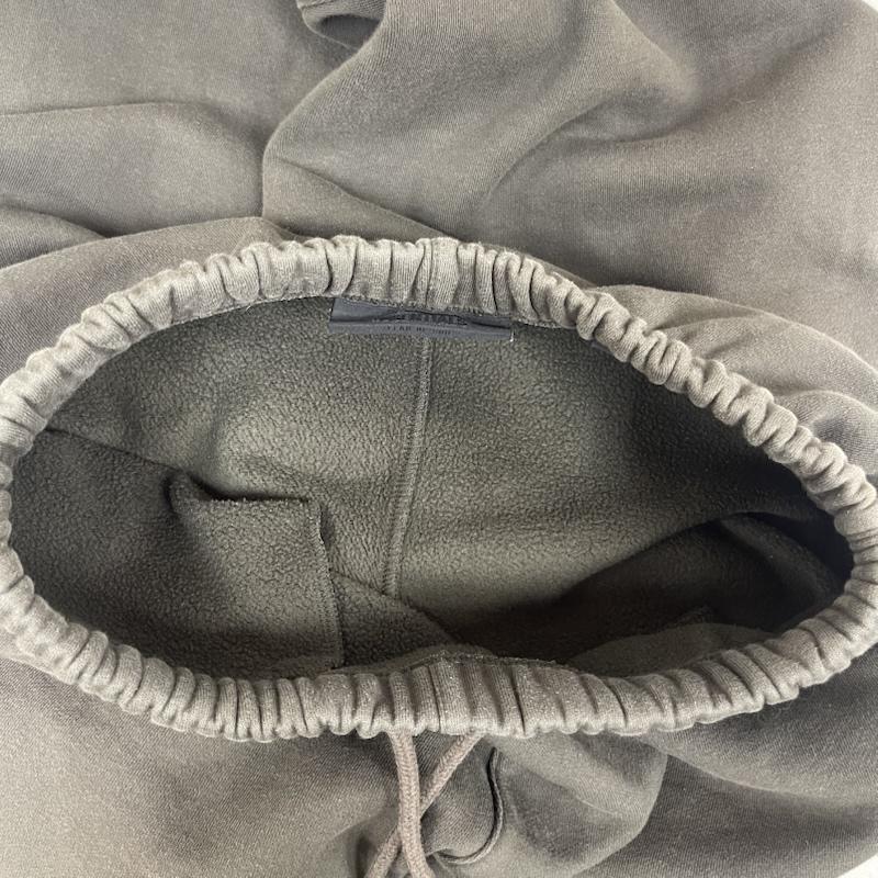 エッセンシャルズ ESSENTIALS パンツ ワークパンツ、ペインターパンツ Fear of God FOG フロント ワンポイント ラバー ロゴ スウェット パンツ XS カーキ / カーキ / khaki メンズ USED 古着 中古 50151103
