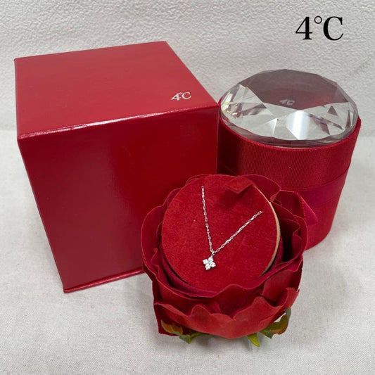 ヨンドシー 4℃ アクセサリー ネックレス、ペンダント フラワーモチーフ ネックレス K10 ホワイト ゴールド - 銀 / シルバー / silver color レディース USED 古着 中古 50151110