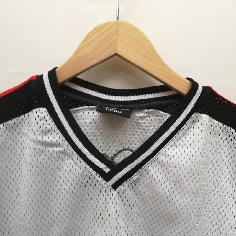 フブ FUBU Tシャツ 半袖 90s 迷彩 ロゴ メッシュ ゲーム シャツ 白 / ホワイト / white X 黒 / ブラック / black X 赤 / レッド / red X 金 / ゴールド / gold color メンズ USED 古着 中古 50151111