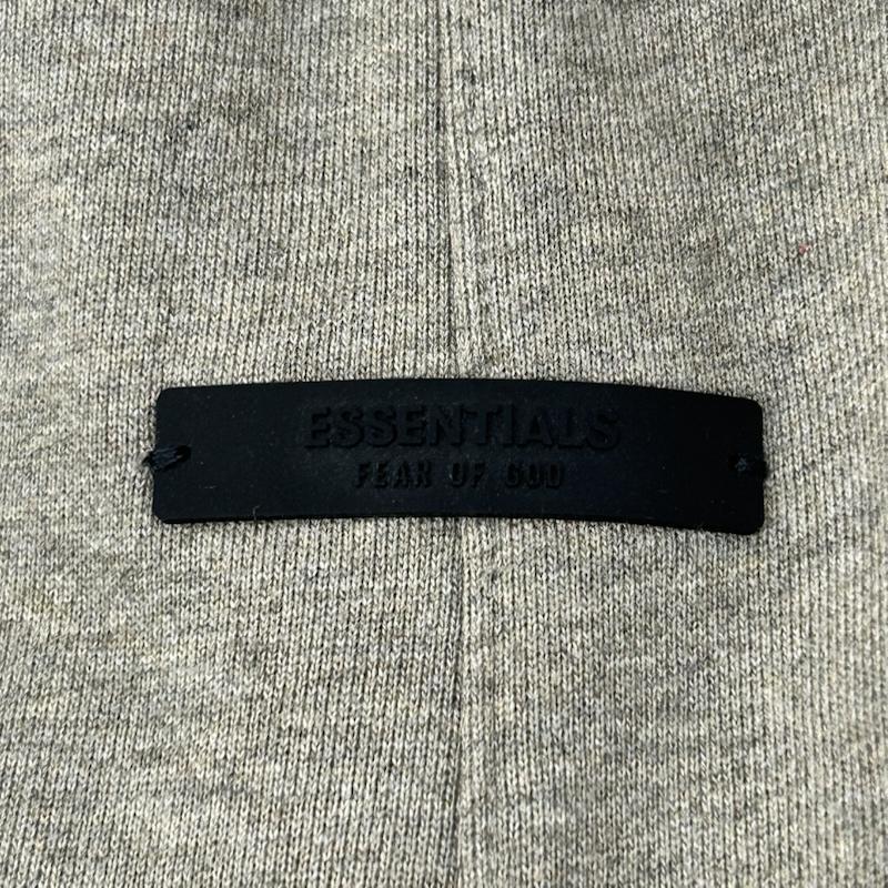 フィアーオブゴッド Fear of God ボトムス ボトムス ESSENTIALS エッセンシャルズ Fleece Relaxed Sweatpant コアフリースワイドパンツ ゴムラベル ヘザーグレー S ロゴ、文字 X プリント 灰 / グレー / gray メンズ USED 古着 中古 50151343