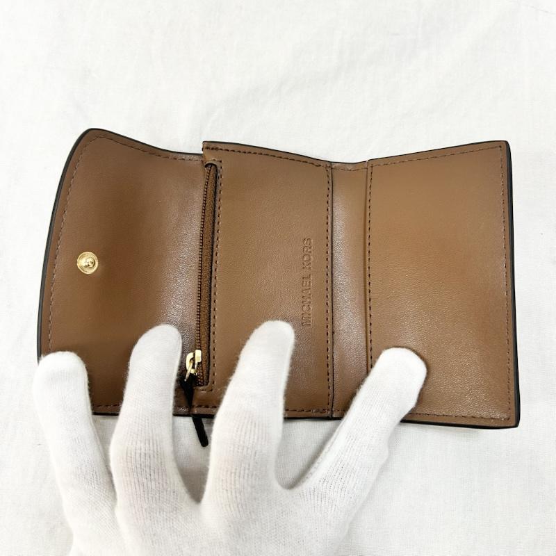 マイケルコース MICHAEL KORS 財布 コンパクト財布 35s5g1ye0b PVCコインケース MKシグネチャー ミニ財布 white×brown - 総柄 茶 / ブラウン / brown X 白 / ホワイト / white レディース USED 古着 中古 50151438