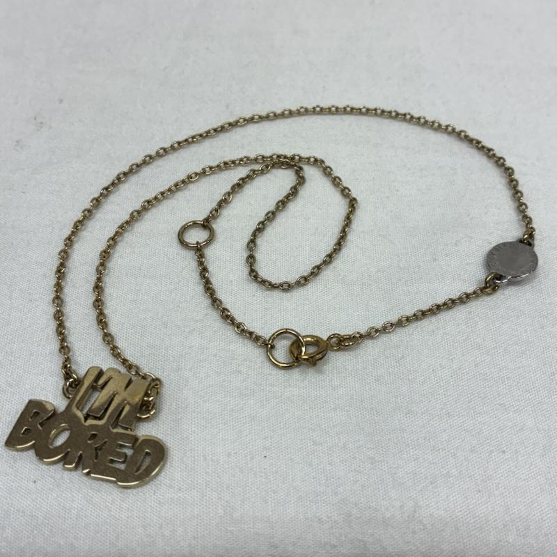 マークバイマークジェイコブス MARC by MARC JACOBS アクセサリー ネックレス、ペンダント I M BORED ロゴ チャーム ゴールド チェーン ネックレス - ロゴ、文字 金 / ゴールド / gold color レディース USED 古着 中古 50151484