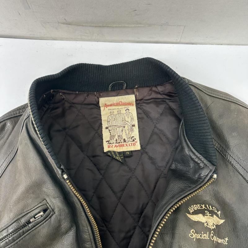 アヴィレックス AVIREX ジャケット、上着 ジャンパー、ブルゾン VARSITY JACKET バック アーチ ロゴ レザー ジャケット スタジャン S 黒 / ブラック / black メンズ USED 古着 中古 50151633