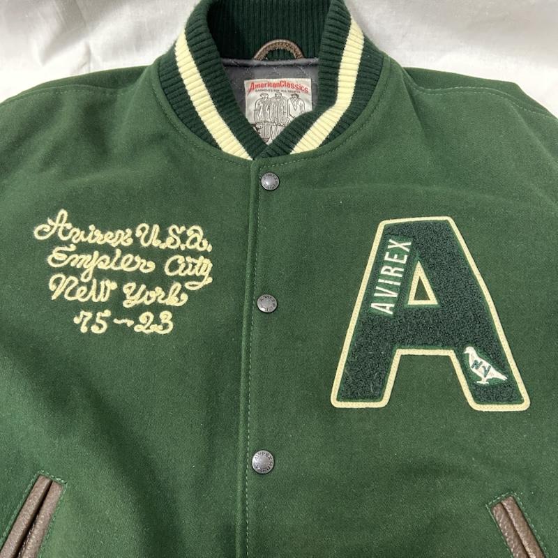 アヴィレックス AVIREX ジャケット、上着 ジャンパー、ブルゾン 783-3252047 NYC STADIUM JACKET green×brown レザー切り替えし ワッペンデザイン L ロゴ、文字 緑 / グリーン / green X 茶 / ブラウン / brown メンズ USED 古着 中古 50152038