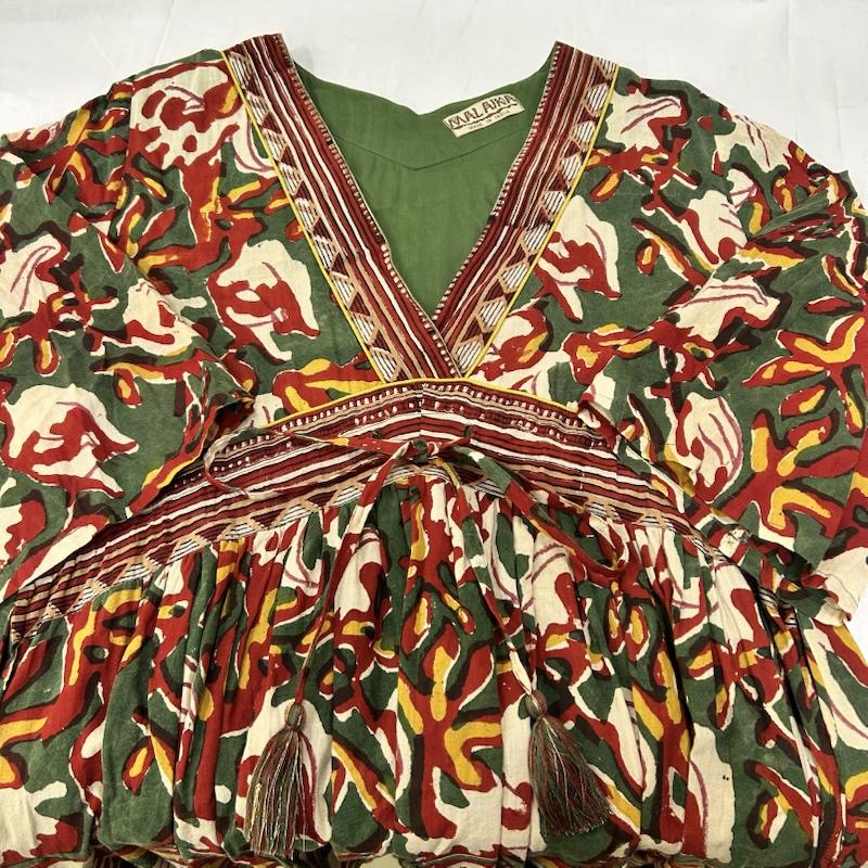 マライカ MALAIKA ワンピース ロングスカート made in india 総柄ワンピース 染めもの green × red - 総柄 緑 / グリーン / green X 赤 / レッド / red レディース USED 古着 中古 50152230