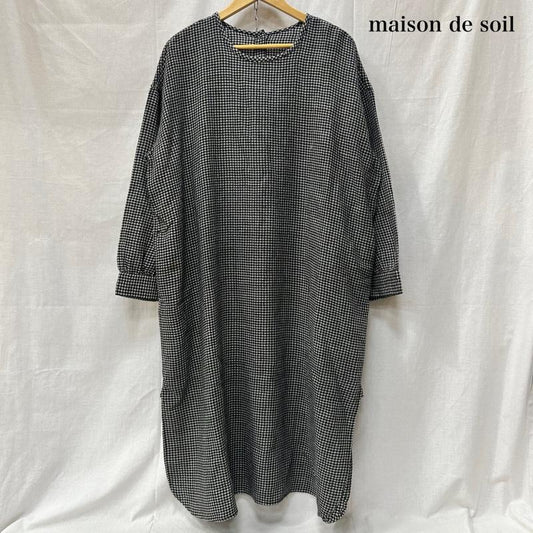 メゾンドソイル maison de soil ワンピース ロングスカート スモックワンピース バックボタンワンピース ノーカラー チェック ウール ブラック サイズ２ 2 チェック 白 / ホワイト / white X 黒 / ブラック / black レディース USED 古着 中古 50152658