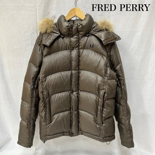 フレッドペリー FRED PERRY ジャケット、上着 ダウンジャケット フード付き ファー付き ブラウン ロゴ刺繍 Lサイズ L 無地 X ロゴ、文字 茶 / ブラウン / brown レディース USED 古着 中古 50152803