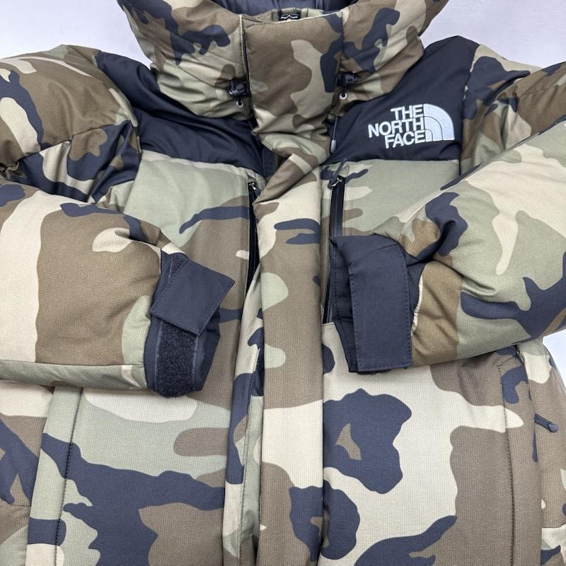 ザノースフェイス THE NORTH FACE ジャケット、上着 ダウンジャケット バルトロ ライト ダウン ジャケット カモフラ ND91951 S カーキオリーブ / カーキオリーブ / メンズ USED 古着 中古 50153329