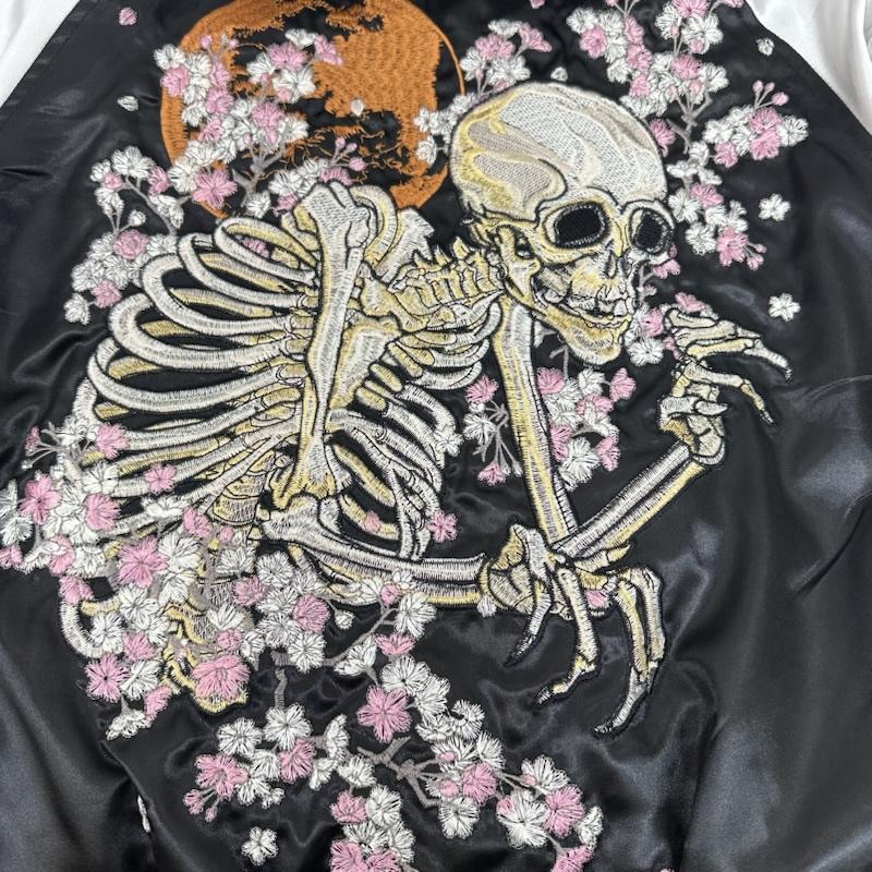 古着 USED ジャケット、上着 ジャンパー、ブルゾン 朧 OBORO ガシャ 髑髏 スカル 花柄 刺繍 スカジャン L メンズ USED 古着 中古 50153522