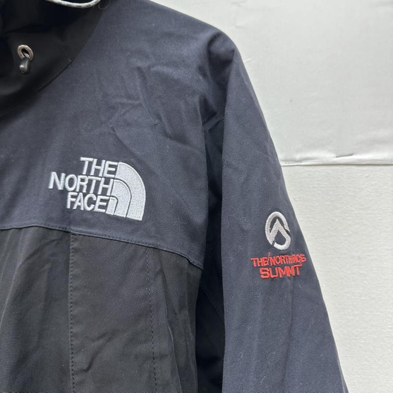 ザノースフェイス THE NORTH FACE ジャケット、上着 ジャンパー、ブルゾン Summit Series マウンテン ナイロン ジャケット NP15001 L 黒 / ブラック / black X 紺 / ネイビー / navy メンズ USED 古着 中古 50153962