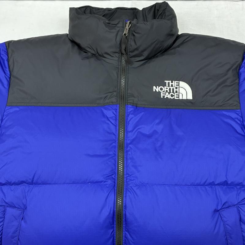 ザノースフェイス THE NORTH FACE ジャケット、上着 ダウンジャケット 1996 RETRO NUPTSE JACKET ヌプシ ダウンジャケット US規格 NF0A3C8D M ロゴ、文字 X 刺繍 青 / ブルー / blue X 黒 / ブラック / black メンズ USED 古着 中古 50154308