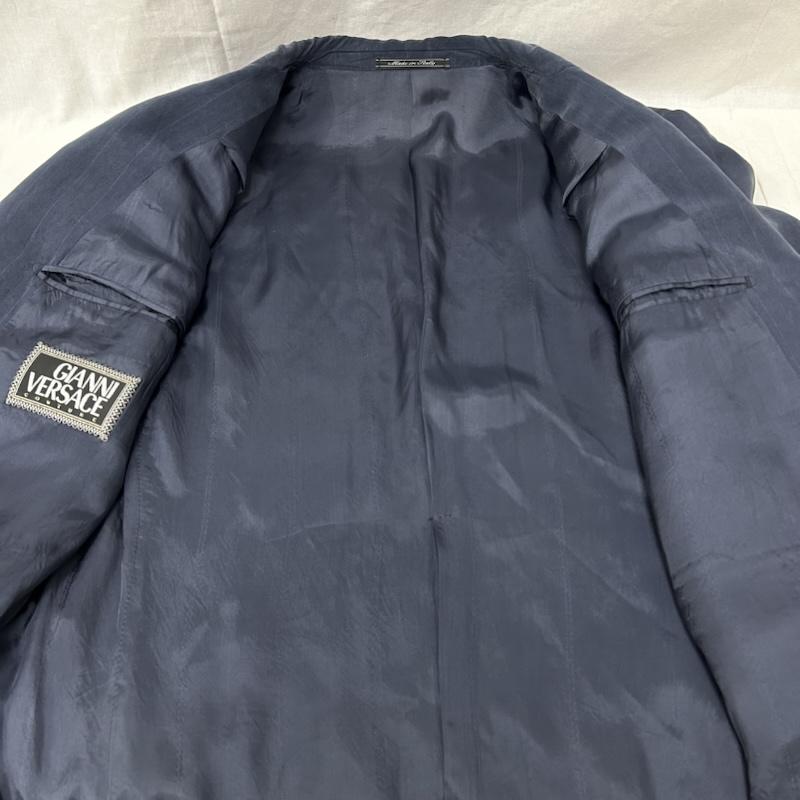 ジャンニヴェルサーチ GIANNI VERSACE ジャケット、上着 ジャケット、ブレザー COUTURE ピンストライプ ピークドラペル ダブル ジャケット made in italy - ストライプ 紺 / ネイビー / navy メンズ USED 古着 中古 50154560