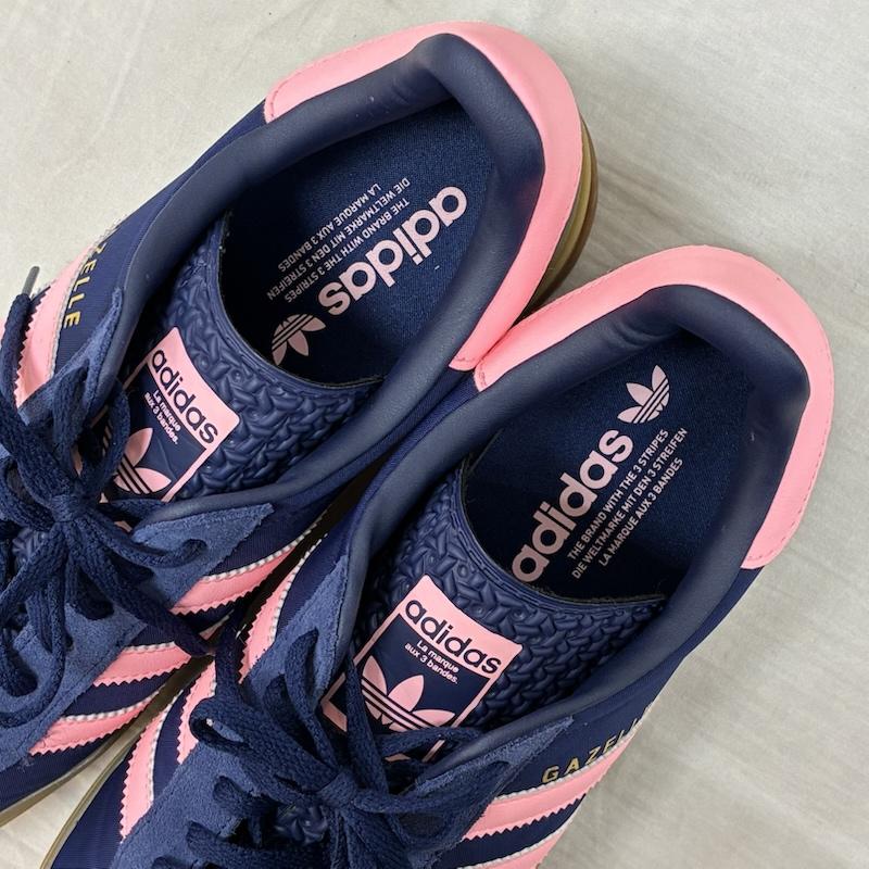 アディダスオリジナルス adidas originals スニーカー スニーカー ウィメンズ Gazelle Bold ガゼル ボールド IG4390 ローカット スニーカー 27.5cm ロゴ、文字 紺 / ネイビー / navy X 桃 / ピンク / pink X 金 / ゴールド / gold color メンズ USED 古着 中古 50154598