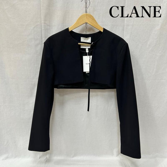 クラネ CLANE ジャケット、上着 ジャケット、ブレザー ストラップデザインショートジャケット STRAP DESIGN SHORT JACKET 12103-0422 FREE 無地 黒 / ブラック / black レディース USED 古着 中古 50154819