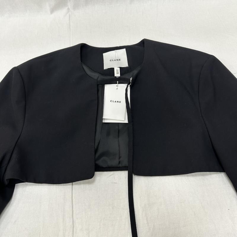 クラネ CLANE ジャケット、上着 ジャケット、ブレザー ストラップデザインショートジャケット STRAP DESIGN SHORT JACKET 12103-0422 FREE 無地 黒 / ブラック / black レディース USED 古着 中古 50154819