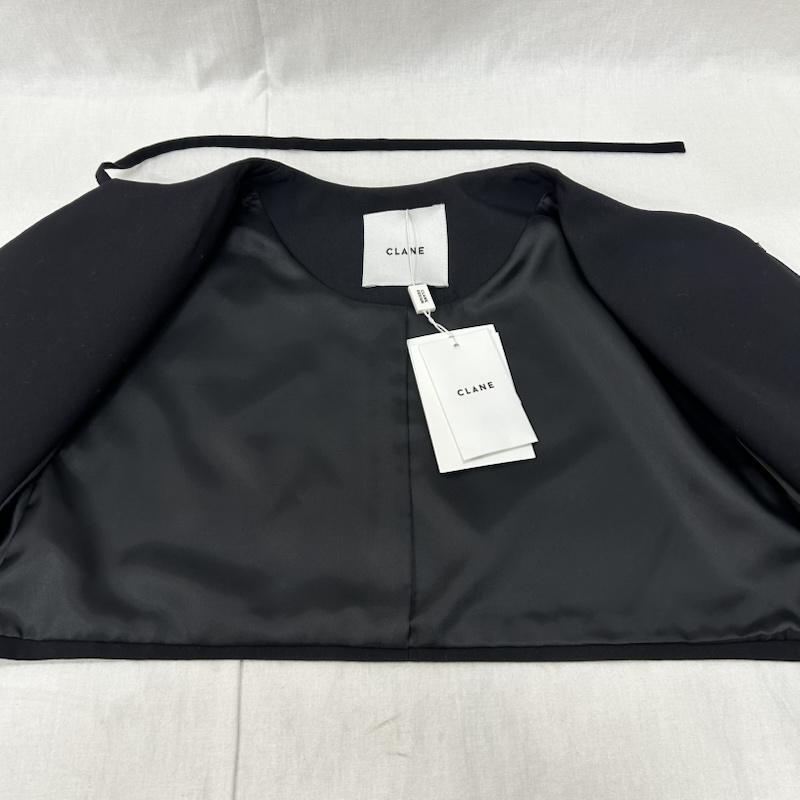 クラネ CLANE ジャケット、上着 ジャケット、ブレザー ストラップデザインショートジャケット STRAP DESIGN SHORT JACKET 12103-0422 FREE 無地 黒 / ブラック / black レディース USED 古着 中古 50154819