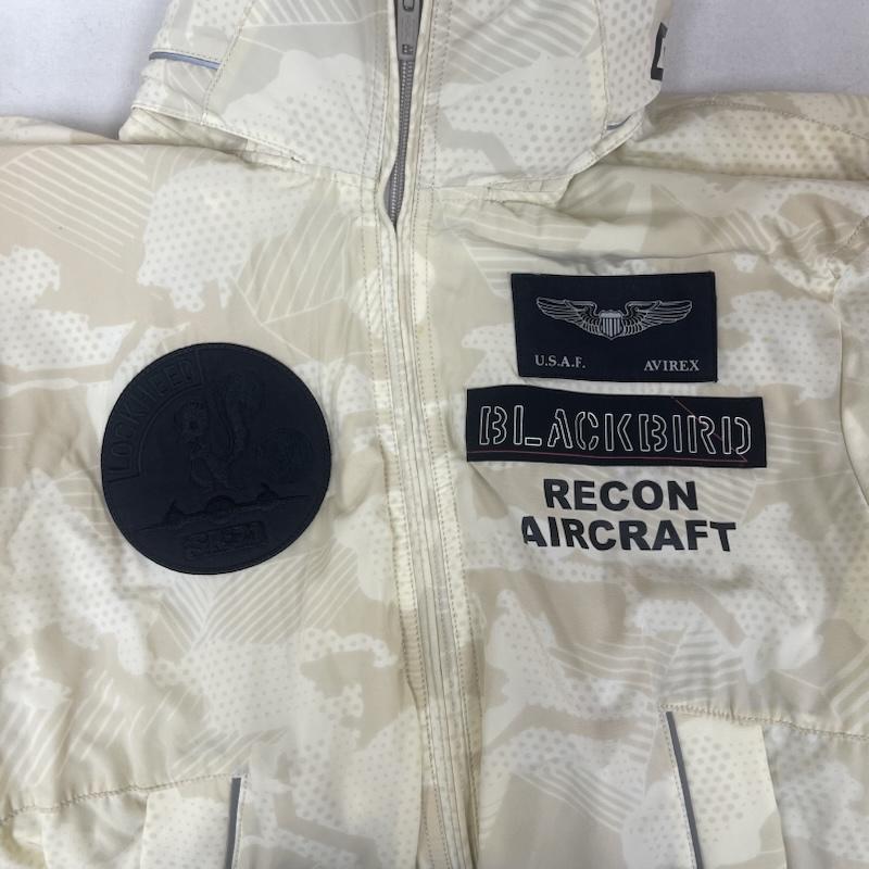 アヴィレックス AVIREX ジャケット、上着 ジャンパー、ブルゾン ブルゾン フード 収納型 迷彩 柄 ジャンパー 6102133 XL オフホワイト / オフホワイト / メンズ USED 古着 中古 50154854