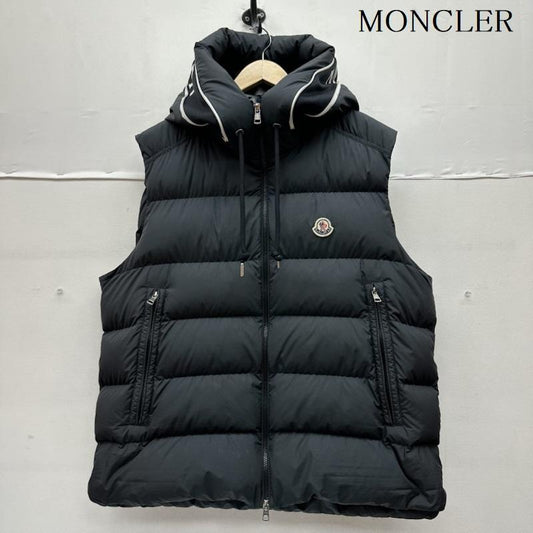 モンクレール MONCLER ジャケット、上着 ダウンベスト CARDAMINE ロゴ 刺繍 ダウン ベスト I20911A00181 54A81 6 黒 / ブラック / black メンズ USED 古着 中古 50155112