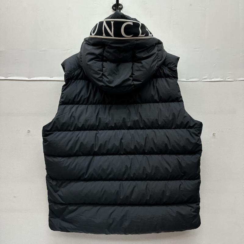 モンクレール MONCLER ジャケット、上着 ダウンベスト CARDAMINE ロゴ 刺繍 ダウン ベスト I20911A00181 54A81 6 黒 / ブラック / black メンズ USED 古着 中古 50155112