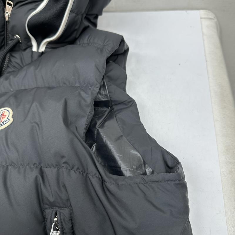 モンクレール MONCLER ジャケット、上着 ダウンベスト CARDAMINE ロゴ 刺繍 ダウン ベスト I20911A00181 54A81 6 黒 / ブラック / black メンズ USED 古着 中古 50155112