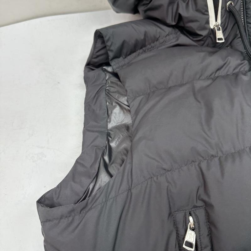 モンクレール MONCLER ジャケット、上着 ダウンベスト CARDAMINE ロゴ 刺繍 ダウン ベスト I20911A00181 54A81 6 黒 / ブラック / black メンズ USED 古着 中古 50155112