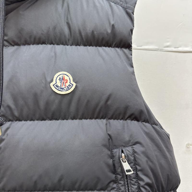 モンクレール MONCLER ジャケット、上着 ダウンベスト CARDAMINE ロゴ 刺繍 ダウン ベスト I20911A00181 54A81 6 黒 / ブラック / black メンズ USED 古着 中古 50155112