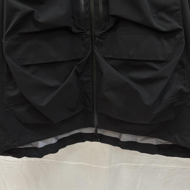 コムフィアウトドアガーメント COMFY OUTDOOR GARMENT ジャケット、上着 ジャンパー、ブルゾン GUIDE SHELL MOD COEXIST フード収納 ナイロン シェル ジャケット CMF2402-J11C L 黒 / ブラック / black メンズ USED 古着 中古 50155113