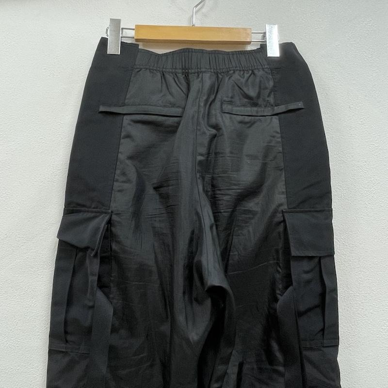 サカイ Sacai ボトムス ボトムス 22AW NIKE コラボ AS UNRG Pant ナイロン パンツ トラック ロゴ カーゴ ベルト S 無地 X ワンポイント X ロゴ、文字 X プリント 黒 / ブラック / black X 白 / ホワイト / white メンズ USED 古着 中古 50155129