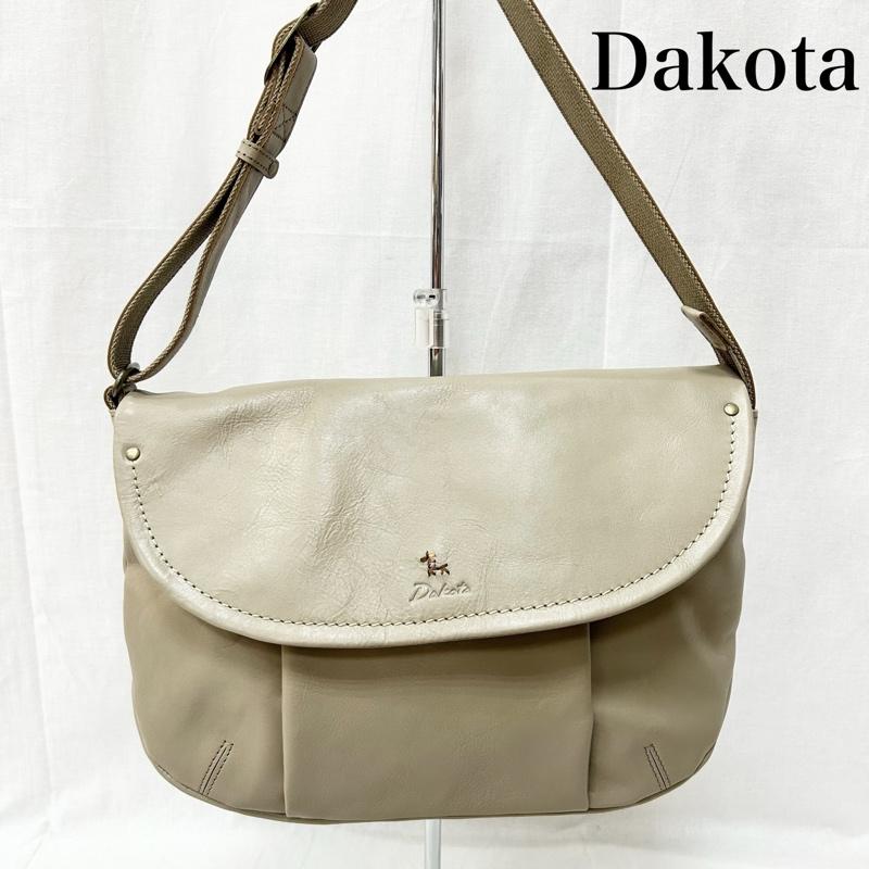 ダコタ Dakota ショルダーバッグ ショルダーバッグ 牛革ショルダーバッグ B5サイズ かぶせ形 グレージュ 馬刺繍 ロゴ型押し - ロゴ、文字 X ワンポイント ベージュ / ベージュ / beige レディース USED 古着 中古 50155132