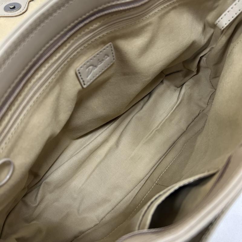 ダコタ Dakota ショルダーバッグ ショルダーバッグ 牛革ショルダーバッグ B5サイズ かぶせ形 グレージュ 馬刺繍 ロゴ型押し - ロゴ、文字 X ワンポイント ベージュ / ベージュ / beige レディース USED 古着 中古 50155132