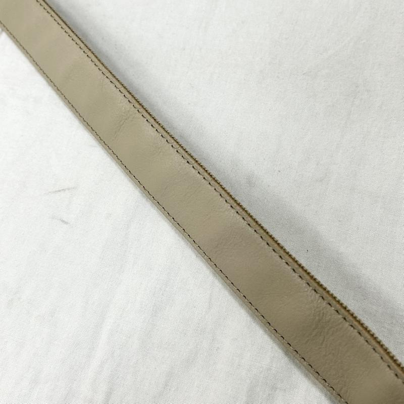 ダコタ Dakota ショルダーバッグ ショルダーバッグ 牛革ショルダーバッグ B5サイズ かぶせ形 グレージュ 馬刺繍 ロゴ型押し - ロゴ、文字 X ワンポイント ベージュ / ベージュ / beige レディース USED 古着 中古 50155132