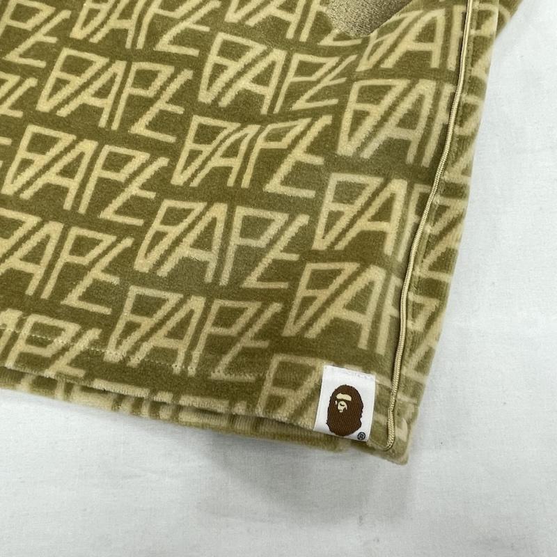 アベイシングエイプ A BATHING APE パンツ ショートパンツ BAPE ロゴ パターン モノグラム ベロア ショーツ ショートパンツ 総柄 ハーフパンツ L ロゴ、文字 X 総柄 X 刺繍 オリーブグリーン / オリーブグリーン / メンズ USED 古着 中古 50155354