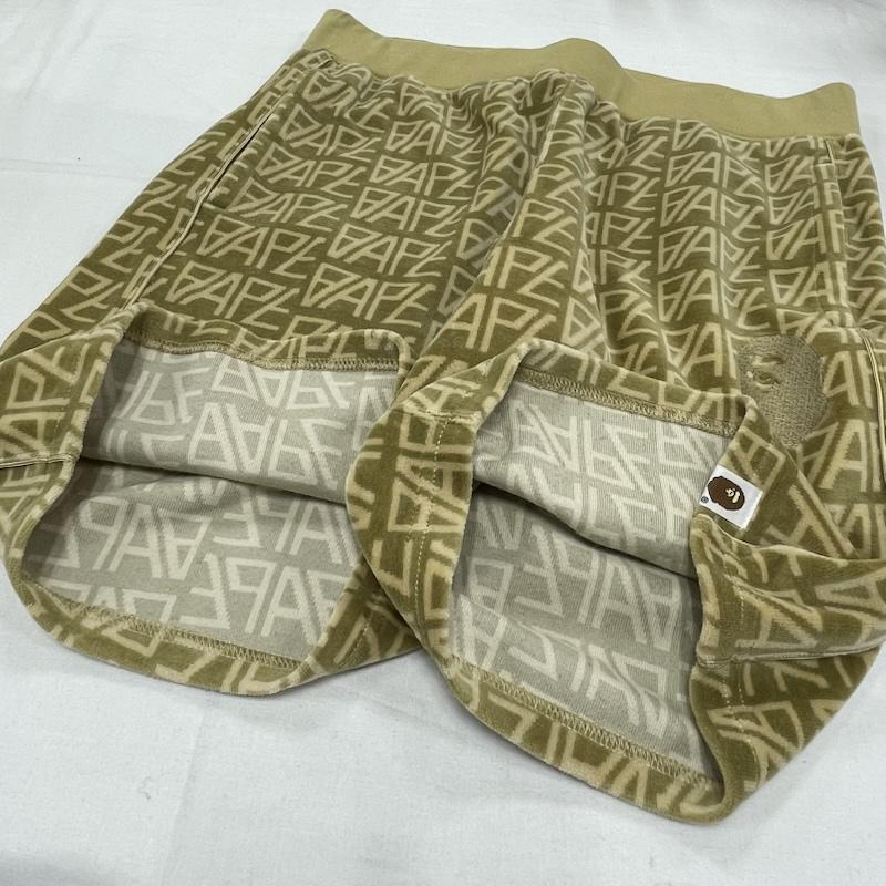 アベイシングエイプ A BATHING APE パンツ ショートパンツ BAPE ロゴ パターン モノグラム ベロア ショーツ ショートパンツ 総柄 ハーフパンツ L ロゴ、文字 X 総柄 X 刺繍 オリーブグリーン / オリーブグリーン / メンズ USED 古着 中古 50155354